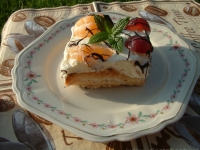 beza z owocami